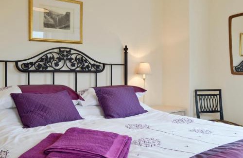Redmire House | Lilac Cottage
