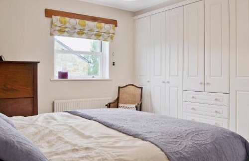 Redmire House | Lilac Cottage