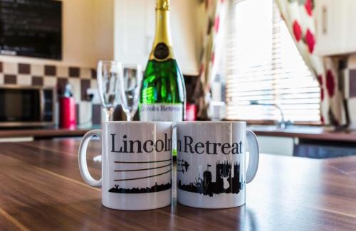 Lincoln House | Lincoln Holiday Retreat Lodge with Private Hot Tub