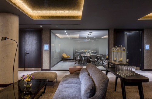 Canary Wharf Hotel | Lincoln Plaza London, Curio Collection by Hilton