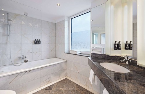 Unterrath Hotel | Lindner Hotel Dusseldorf Airport, part of JdV by Hyatt