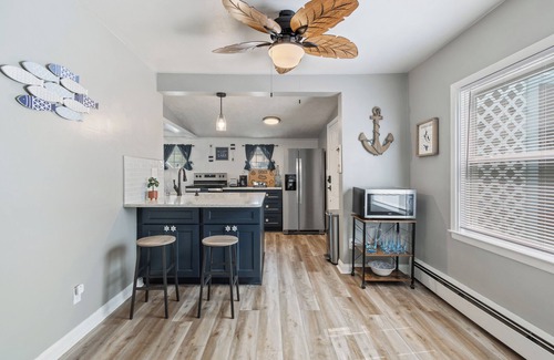 Portage Lakes Cottage | Little Lakefront Getaway on PLX
