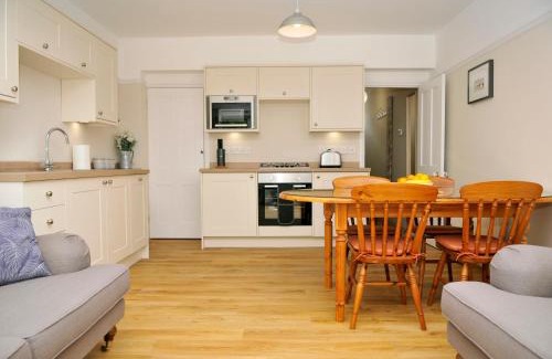 Alverstoke House | Little Lane