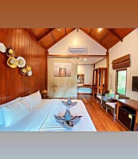 Nuea Khlong House | Little Rock Kohjum
