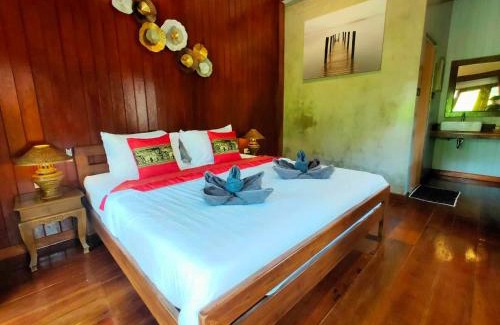 Nuea Khlong House | Little Rock Kohjum