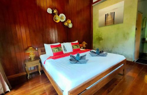 Nuea Khlong House | Little Rock Kohjum