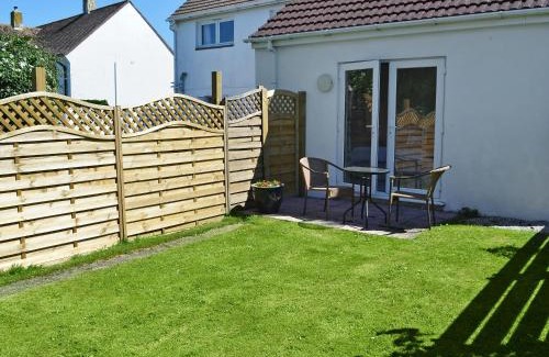 Treator House | Little Tamarisk