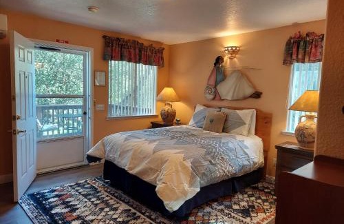 Mariposa Hotel | Little Valley Inn