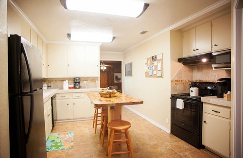 Kerrville House | Live Water! A Spectacular Hill Country Family Retreat with waterfront privacy