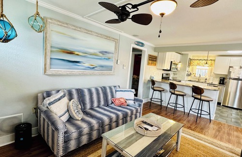 Kill Devil Hills Cottage | * Lively Up Yourself * Great Summer Rates!