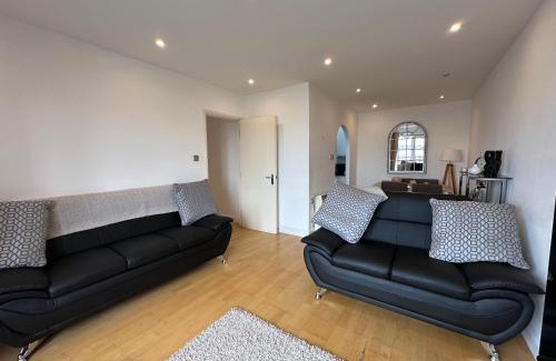 Vauxhall Apartment | Liverpool River View City 2 Bedroom apartment, FREE parking