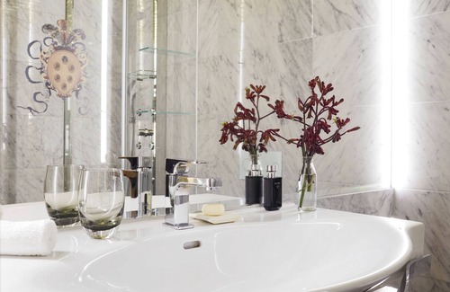 Dusseldorf Old Town Hotel | Living Hotel De Medici