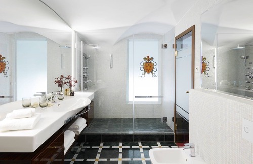 Dusseldorf Old Town Hotel | Living Hotel De Medici