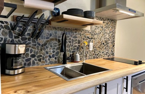 Calgary Condo | Llama Lookout Suite at Basecamp Ranch, Bragg Creek