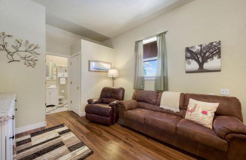 Loveland House | Llama-Stay at Spooky Tooth Ranch - Mtn Views!