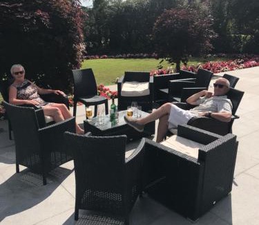 Llanelli Hotel | LLwyn Country House