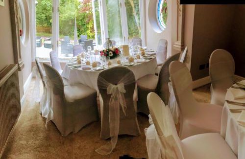 Llanelli Hotel | LLwyn Country House