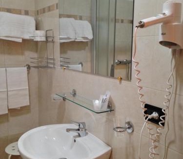 Nervi Hotel | Locanda Villa Moderna