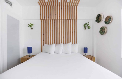 City Center Hotel | Located in the Heart of South Beach! Kitchen, Garden, Near Bass Museum of Art!1
