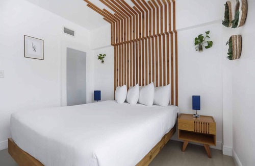 City Center Hotel | Located in the Heart of South Beach! Kitchen, Garden, Near Bass Museum of Art!1