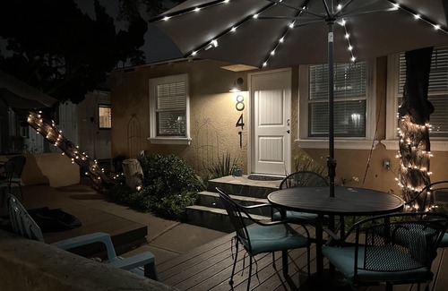 Mission Beach Cottage | Location location! Adorable + Affordable n1-bedroom cottage in the heart of MB!