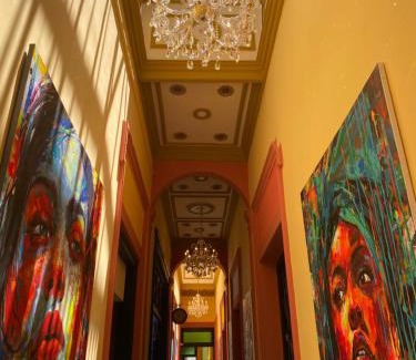 Ciudad Vieja House | LocoAmor