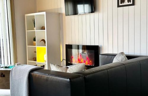 Portpatrick Apartment | Lodge Cabin with Fabulous Views - Farm Holiday
