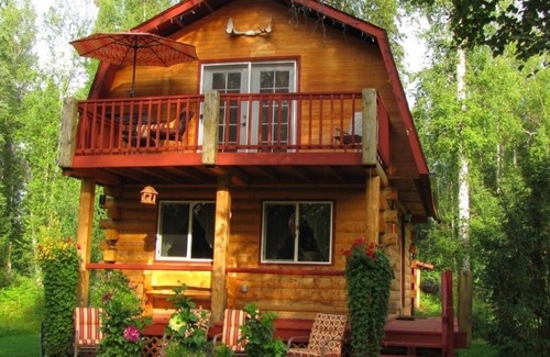 Fairbanks Cabin | LOG CABIN on the beautiful Chena River! Sleeps 4* AURORA viewing