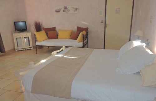 Bize-Minervois Hotel | Logis hôtel et restaurant La Bastide Cabezac