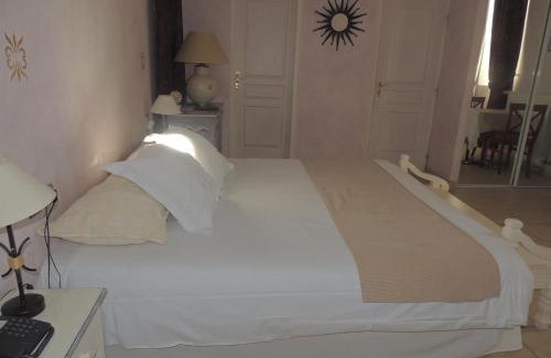 Bize-Minervois Hotel | Logis hôtel et restaurant La Bastide Cabezac