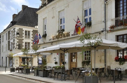Richelieu Hotel | Logis Hôtel Restaurant Le Puits Doré