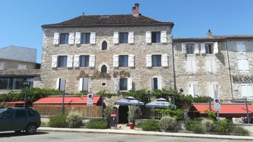 Gramat Hotel | Logis Hôtels - Hôtel et Restaurant Le Lion d'Or