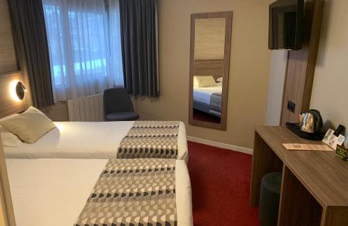 Embrun Hotel | Logis Hotel Le Lac