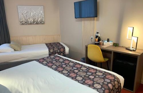 Embrun Hotel | Logis Hotel Le Lac