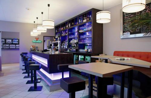 Aunay-sur-Odon Hotel | LOGIS -Hotel & Restaurant de la Place