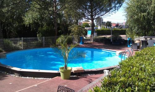 Lux Hotel | Logis Les Charmilles Chalon-sur-Saône Sud