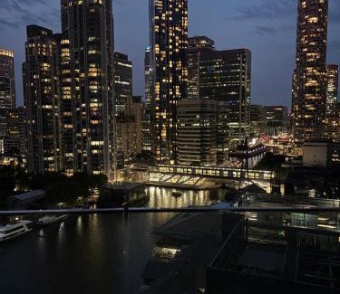 Isle of Dogs Apartment | London Canary Wharf Luxury Stay