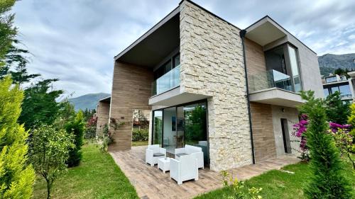 Dhermi Villa | London Villa Olea Residence Drimades
