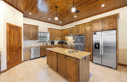 Concan House | Lone Star @ Frio River Vacation Rentals