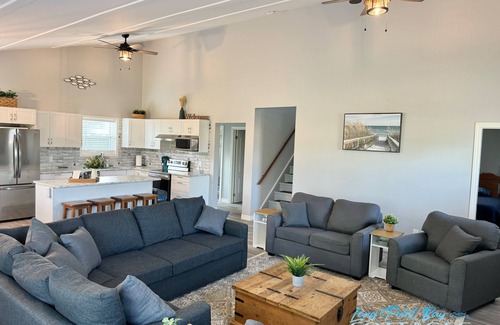 Long Point House | LONG POINT - HERONS LANDING sleeps 8-12 beach/bird watch