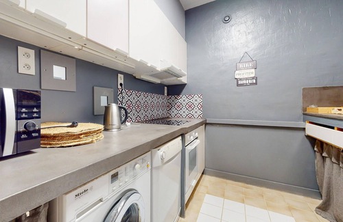 Rustrel House | Look forward to a relaxing vacation in this comfortable house with pool.