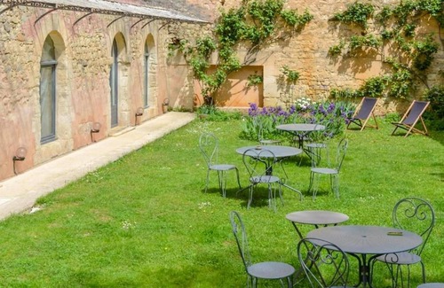 Rustrel House | Look forward to a relaxing vacation in this comfortable house with pool.