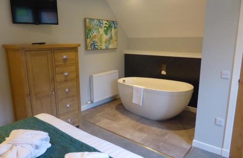 Newton Stewart Ski Chalet | Lord Galloway 37 with Hot Tub