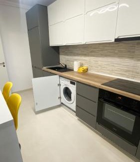 Pitesti Apartment | Lori`s Place