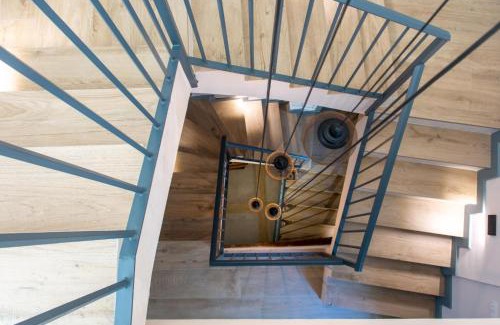 Requena House | Los Canilleros