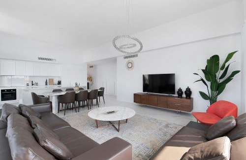 Surfers Paradise Apartment | LOTUS RESORT