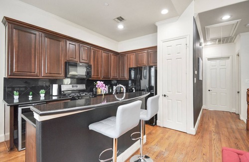 Woodlake - Briar Meadow House | Love&Mystique Getaway in Galleria w/Pool/Sleeps12!