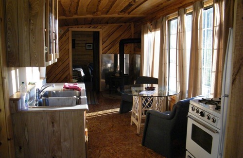 Timiskaming District Cottage | Love Shack-1 bedroom Cottage with two person jet tub