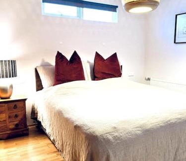 Garðabær Apartment | Lovely 2 bedroom apartment with a large own patio