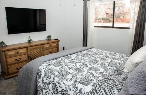 Village Seven Apartment | Lovely 2 bedroom! Close to All in a 4Plex